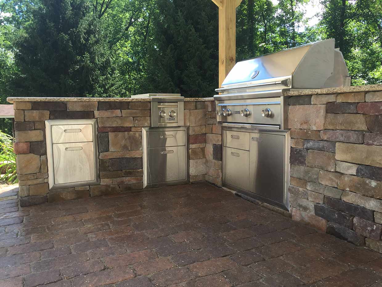 Custom Outdoor Kitchens by Jerrom Landscapes